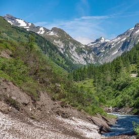 Tal in den Alpen von Holger Spieker