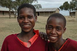 Masaai girls by Gonnie van de Schans