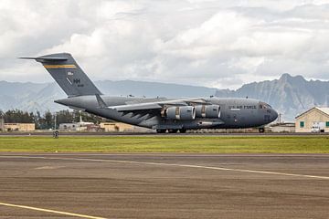 Boeing C-17 Globemaster III de l'armée de l'air américaine. sur Jaap van den Berg