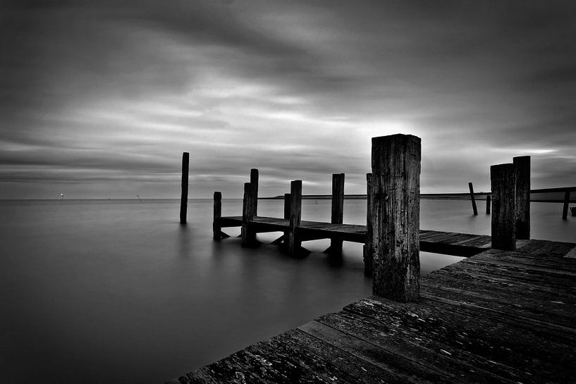 Aanlegsteiger aan de Waddenzee bij de Cocksdorp, Texel van Hans Kwaspen