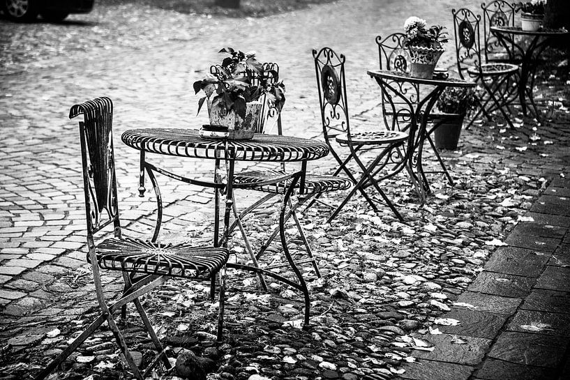 Street café in autumn by XXLPhoto