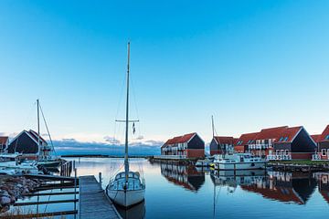 Uitzicht op de haven van Klintholm Havn in Denemarken