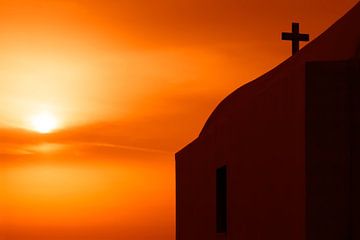 Amorgos, Griechenland – Eine Kykladen-Kirche im Sonnenuntergang