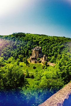 Château d'Eltz avec lumière naturelle sur Patrik Hochnadel