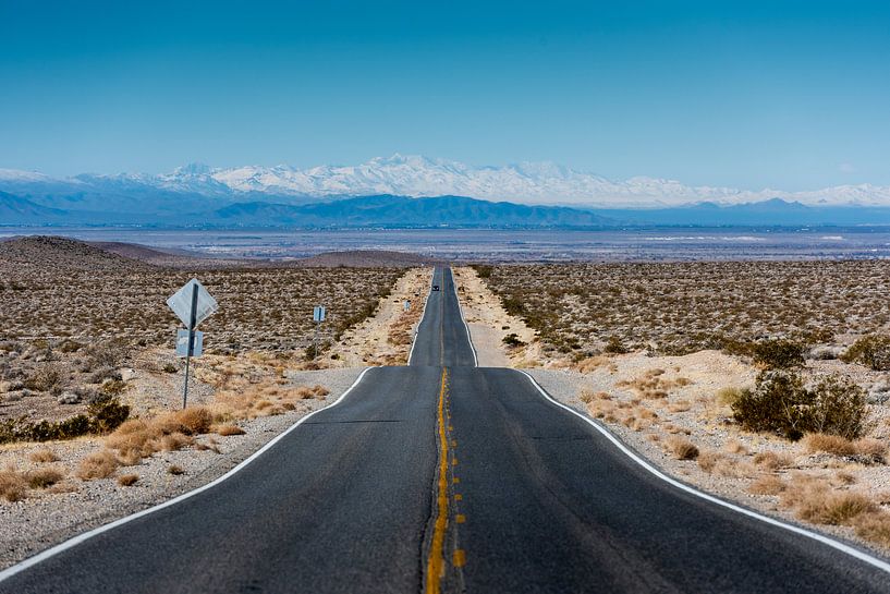 Death Valley - highway CA-190 by Keesnan Dogger Fotografie