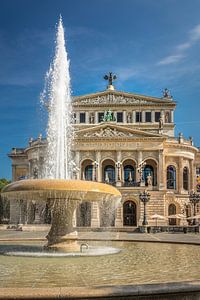 Lucae-Brunnen mit Alter Oper, Frankfurt
