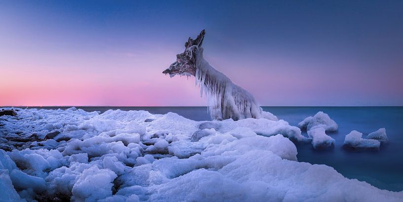 Winterzeit Schnee und Eis  an der Ostsee zum Sonnenuntergang von Voss Fine Art Fotografie