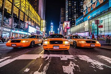 Klassische Taxis in New York von Tom Roeleveld
