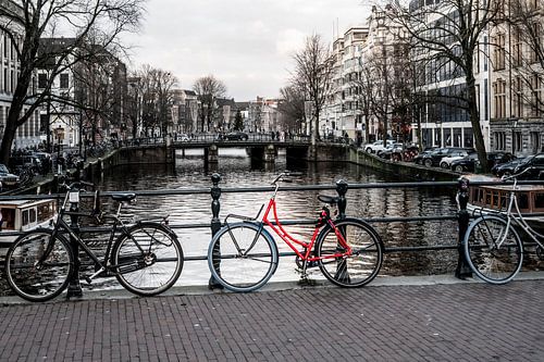 De rode fiets in Amsterdam
