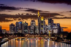 Frankfurt Skyline am Abend von Frank Heldt
