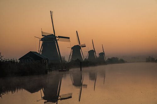 Zonsopkomst bij Kinderdijk