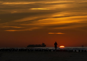 Laufen bei Sonnenuntergang