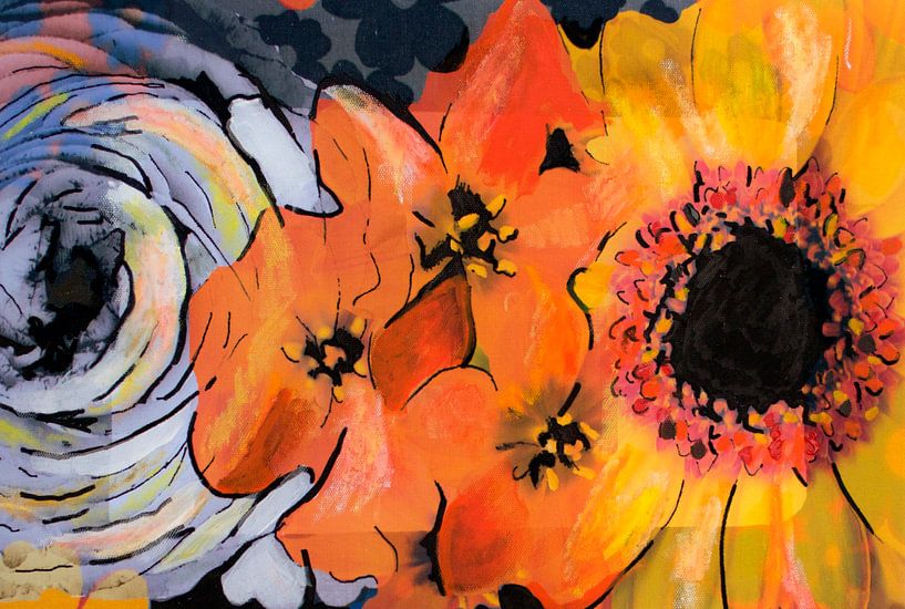 Mixed media met bloemen. van Therese Brals