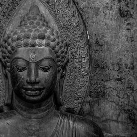 Black/White picture of Buddhist image by Nick van der Blom