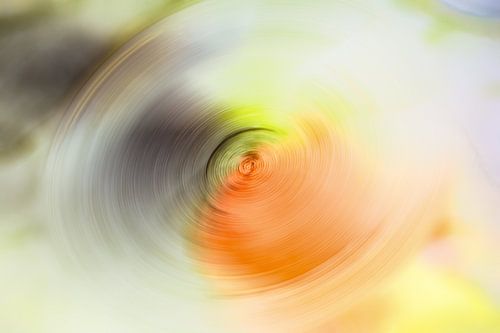 Abstrakte Alcohol-Ink-Malerei, digitalisiert, gelb grün, kreisfömig