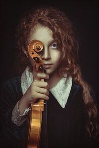 The Girl and her Violin sur Marja van den Hurk