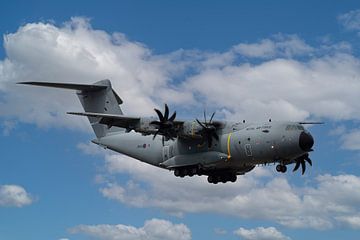 Airbus A400M, transport aircraft by Gert Hilbink