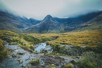 De prachtige Fairy Pools in de Coire Valley op het Schotse eiland Skye. van Jakob Baranowski - Photography - Video - Photoshop
