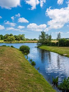 Landschaft am Fluss Warnow in der Hansestadt Rostock