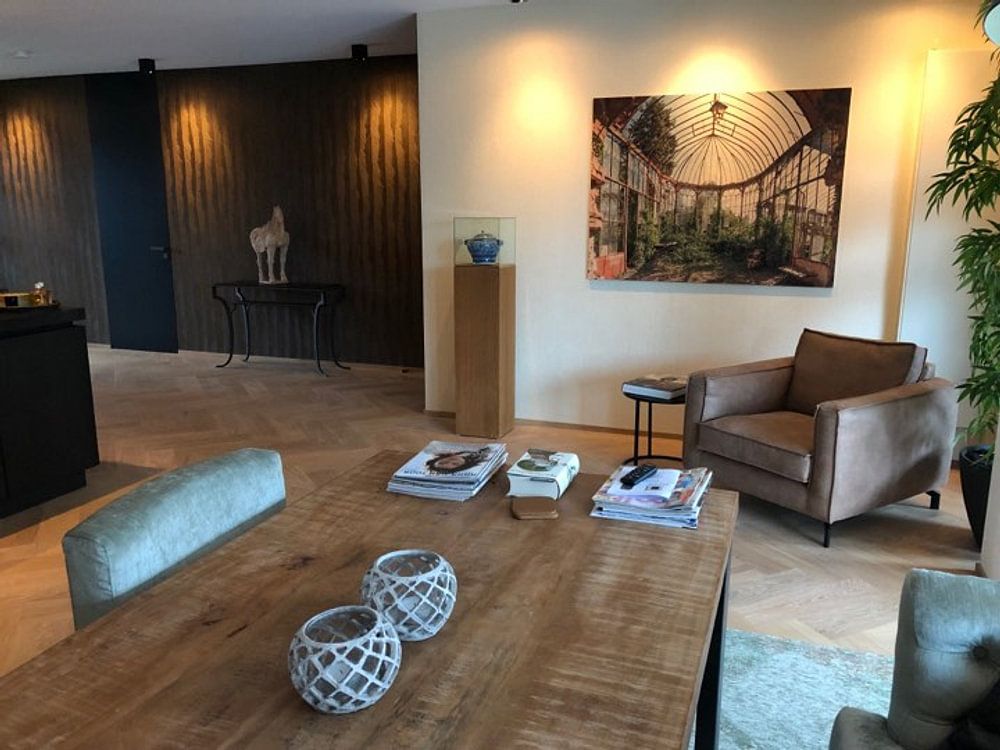 Serre von Esmeralda holman