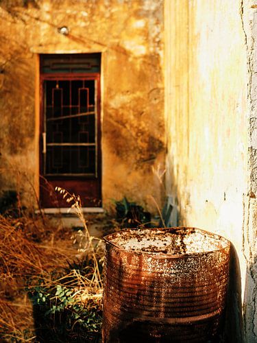 Voortuin van een oud huis in Ialysos (Rhodos eiland)