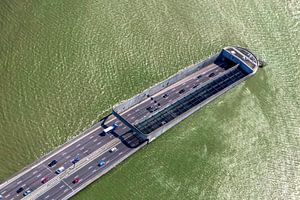 Luftaufnahme des Zeeburger Tunnels unter dem IJ in Amsterdam