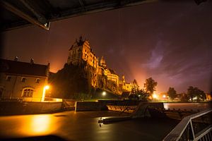 Schloß Sigmaringen mit der Donau - im Regen und Gewitter von Jiri Viehmann