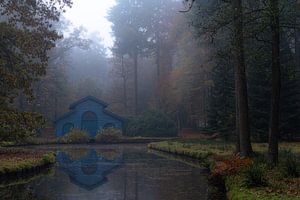 Le hangar à bateaux bleu