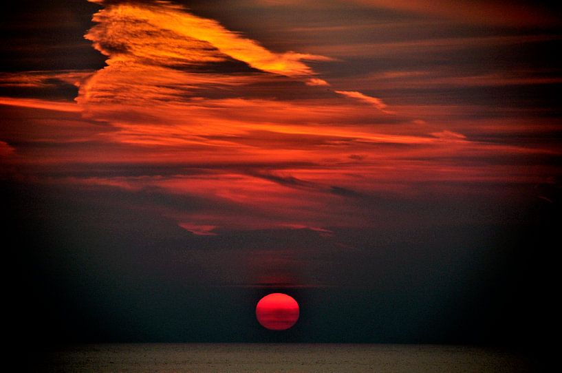 wonderschone zonsondergang Zandvoort Holland by Bob Bleijerveld