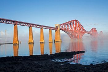 Forth Rail Bridge bei gefrierendem Nebel, South Queensferry, Edinburg