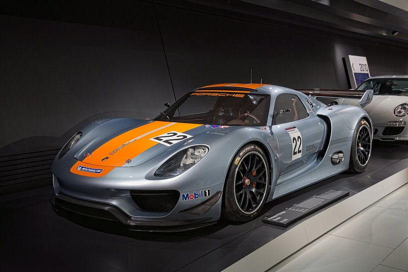 Front view of Porsche 918 RSR by Rob Boon