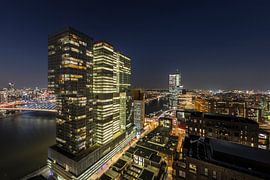 Zicht vanuit het appartementencomplex New Orleans op de ' De Rotterdam' , Erasmusbrug en de Nieuwe M by René Rollema