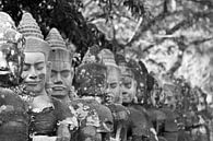 Figuren in der Tempelanlage von Angkor von Levent Weber Miniaturansicht