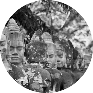 Figuren in het tempelcomplex van Angkor van Levent Weber