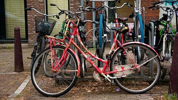 Rode fiets van Manuel Tolhuis