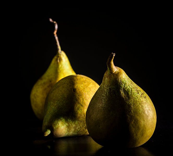 The fallen pear by Marian Waanders
