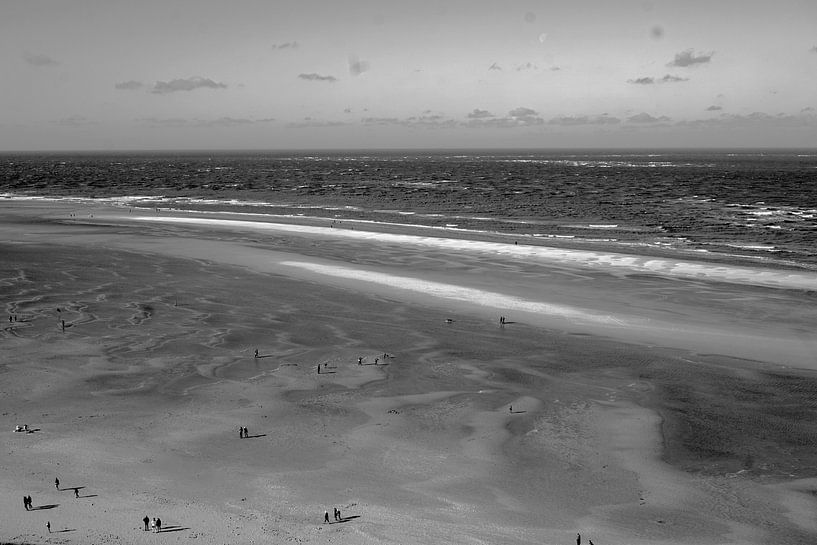 Strand in der Nähe des Leuchtturms von Texel von Erik Verreijt