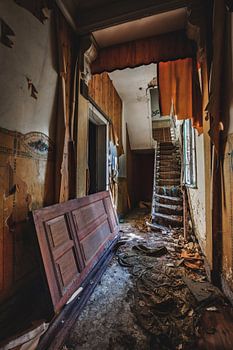 Verfallenes Haus mit einer geheimnisvollen Geschichte