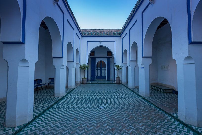 Innenhof im Bahia-Palast in Marrakesch von Maarten Hoek