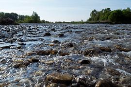 Marcher sur la rivière sur Helga Novelli