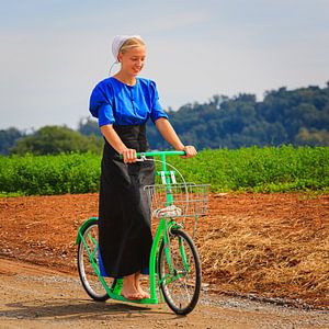 Fille amish près de Lancaster, Pennsylvanie