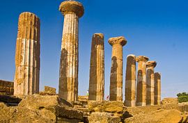 Zuilen van Sicilie by Marianne Rouwendal