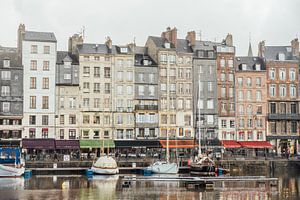 Honfleur in Normandië van Patrycja Polechonska