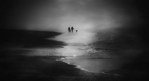 Beyond the fog lies clarity (zwart-wit versie)