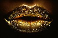 Gouden Glitters en Druppels op Donkere Lippen