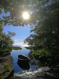 A boat at the lake by Lars Tuchel