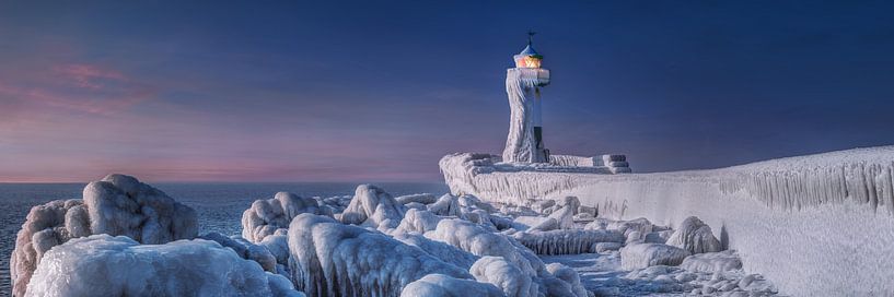 Vuurtoren Sassnitz op het eiland Rügen in de diepe winter van Voss Fine Art Fotografie