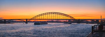 Waalbrug panorama van Jeroen Lagerwerf