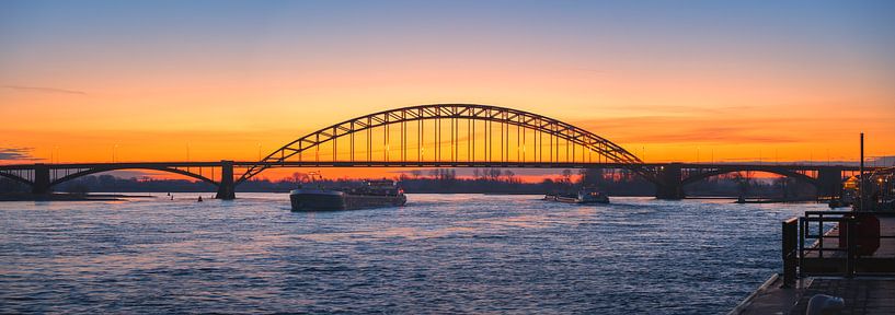 Waalbrug panorama van Jeroen Lagerwerf