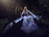 Magisch licht in het donkere bos -  Fine Art Fantasy van Studio byMarije thumbnail
